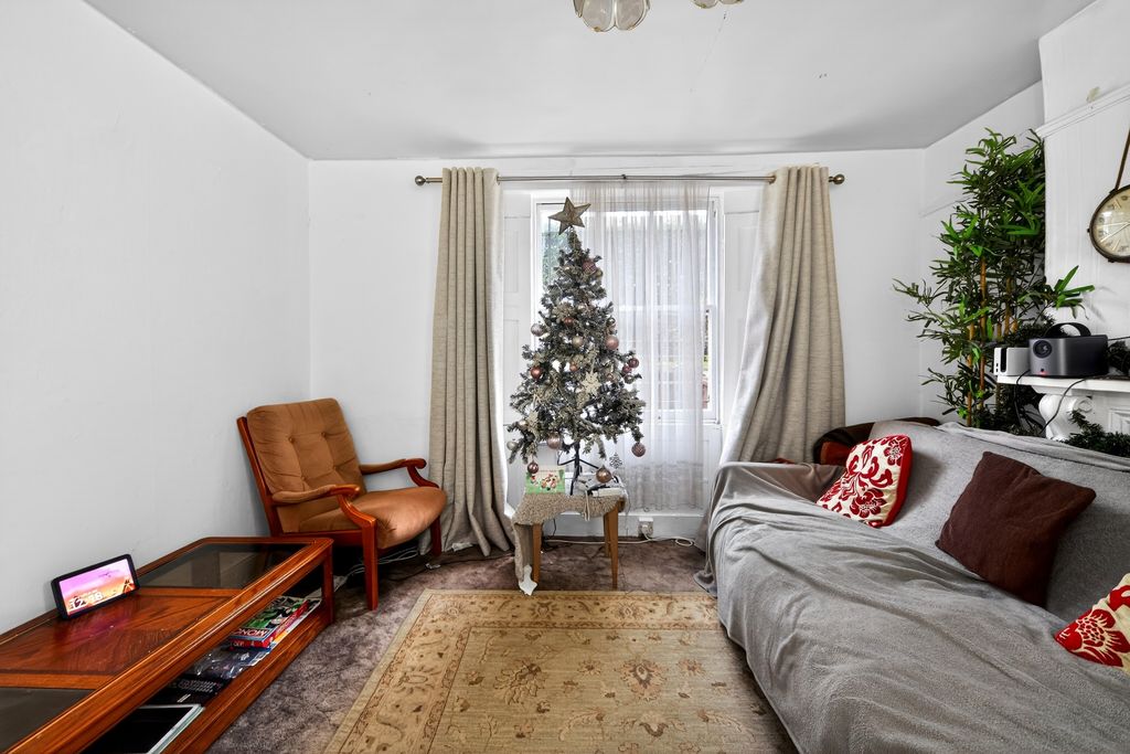 Property photo 3 of 20