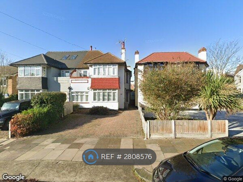 Property photo 2 of 5 Parking