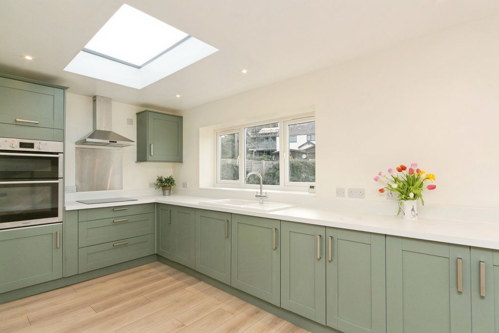 Property photo 3 of 21 Kitchen Dining Room