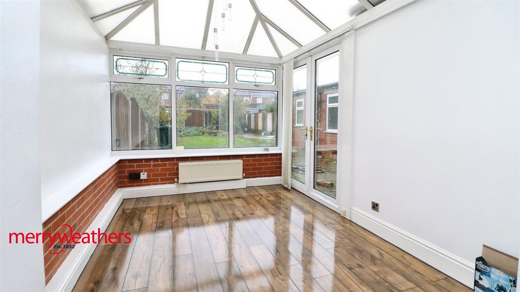 Property photo 2 of 15 Conservatory