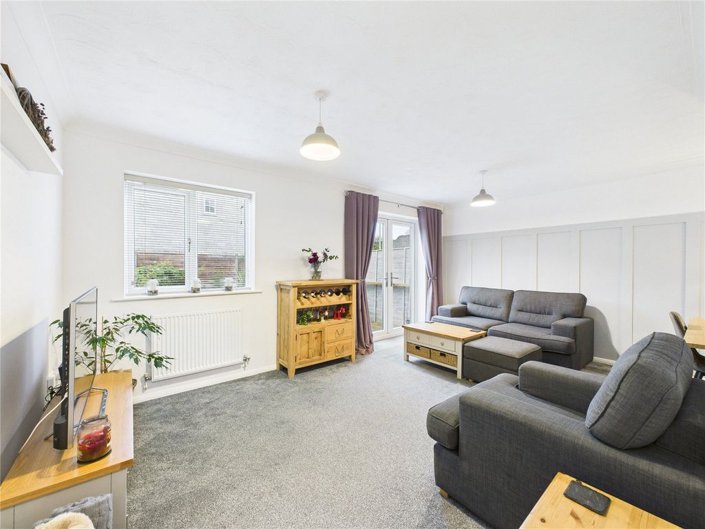 Property photo 3 of 18 Picture No. 01