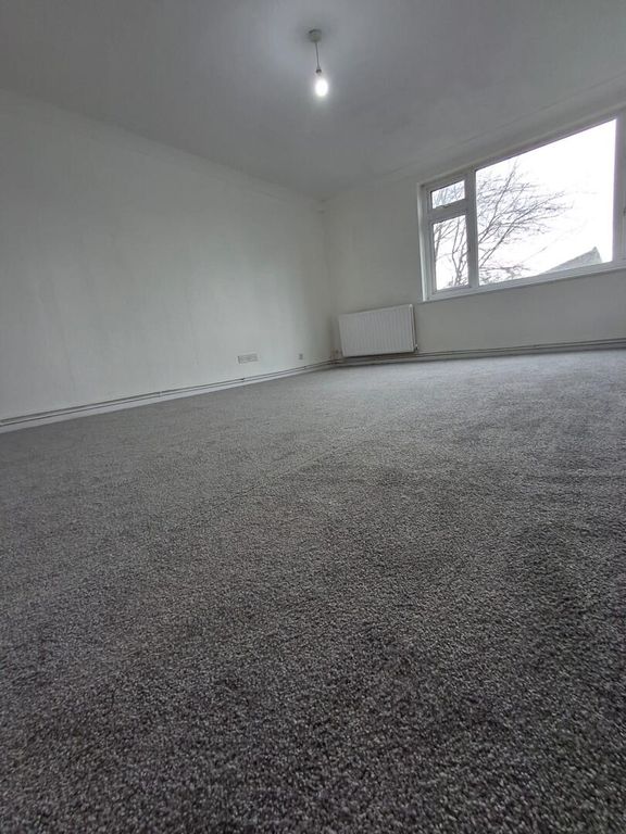 Property photo 3 of 11 Living Room