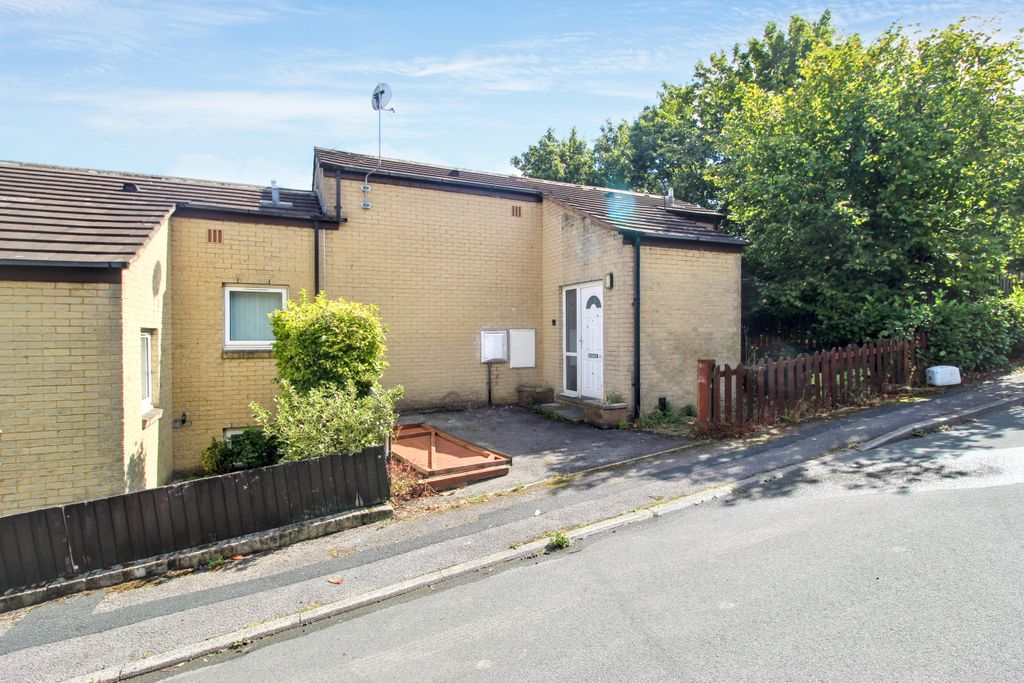 Property photo 1 of 20 23 White Lane, Wibsey Bank, Bradford, West Yorkshire, Bd6 1As
