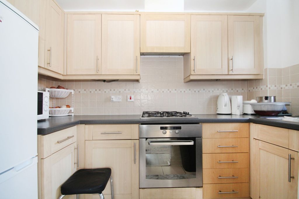 Property photo 2 of 9