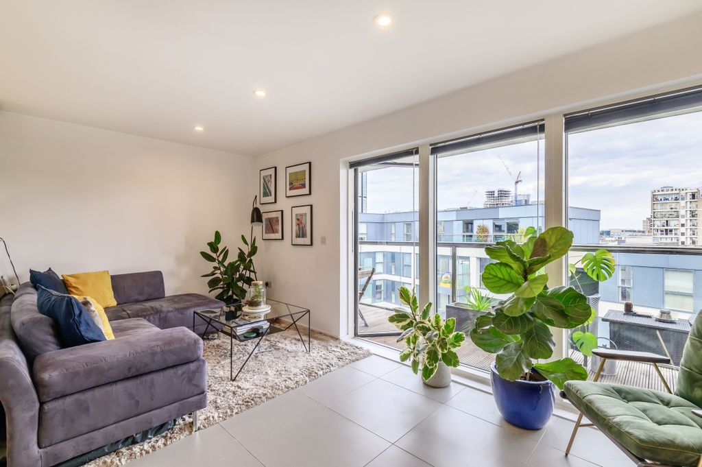 Property photo 1 of 15 899353 (2)