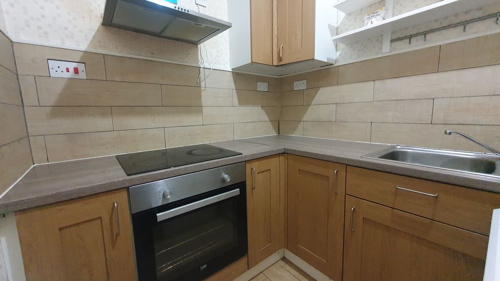 Property photo 2 of 7 Gallery