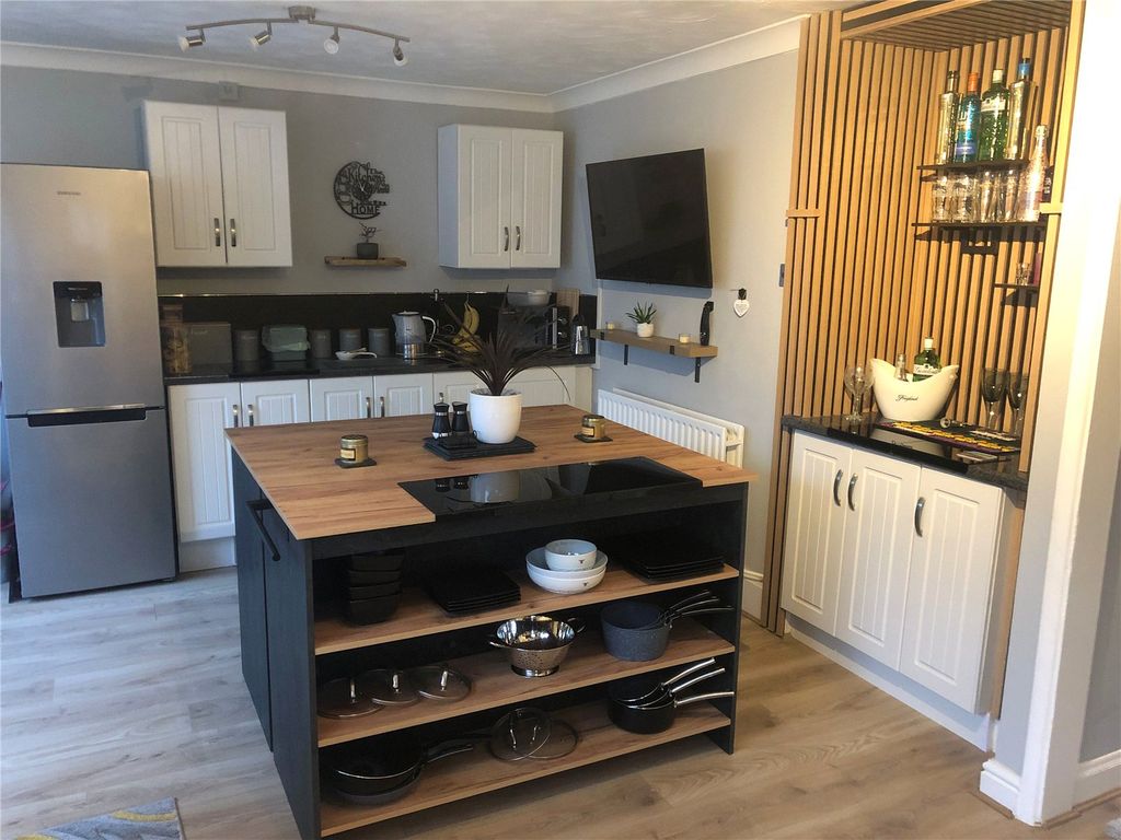 Property photo 3 of 16 Picture No. 09