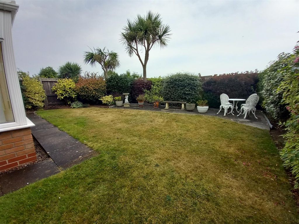 Property photo 3 of 16 1 Dudley Way Garden.Jpg