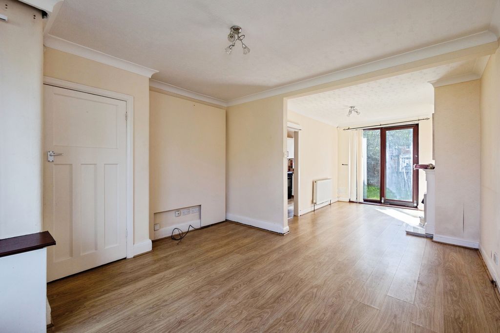 Property photo 3 of 12 Pbox-Img.Jpg