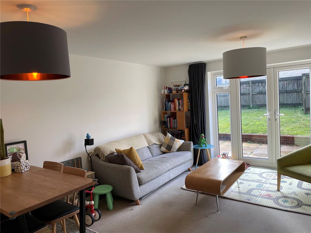 Property photo 2 of 14 Picture No. 16