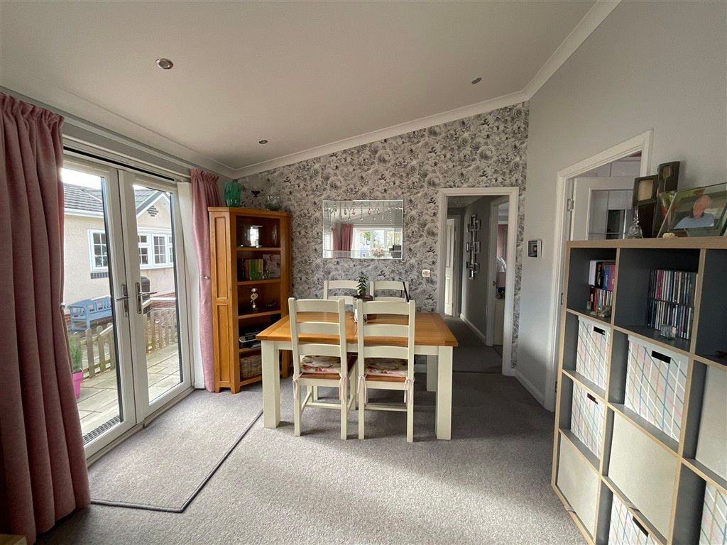 Property photo 1 of 10 Dining Area