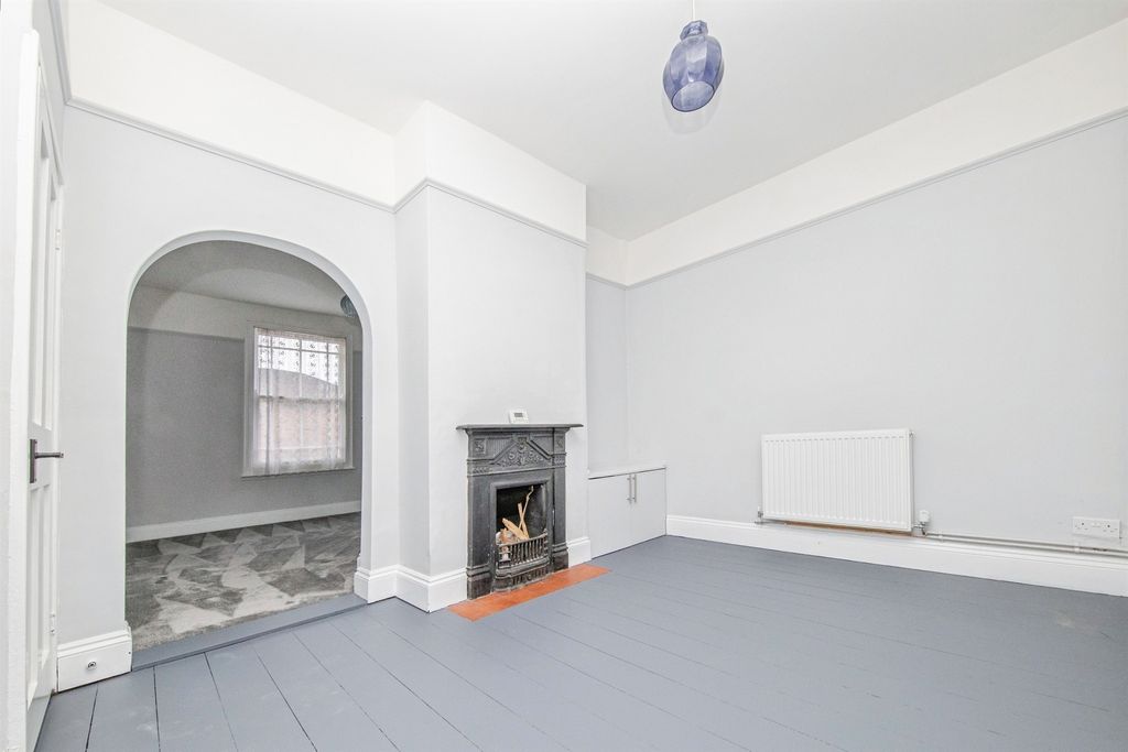 Property photo 3 of 19