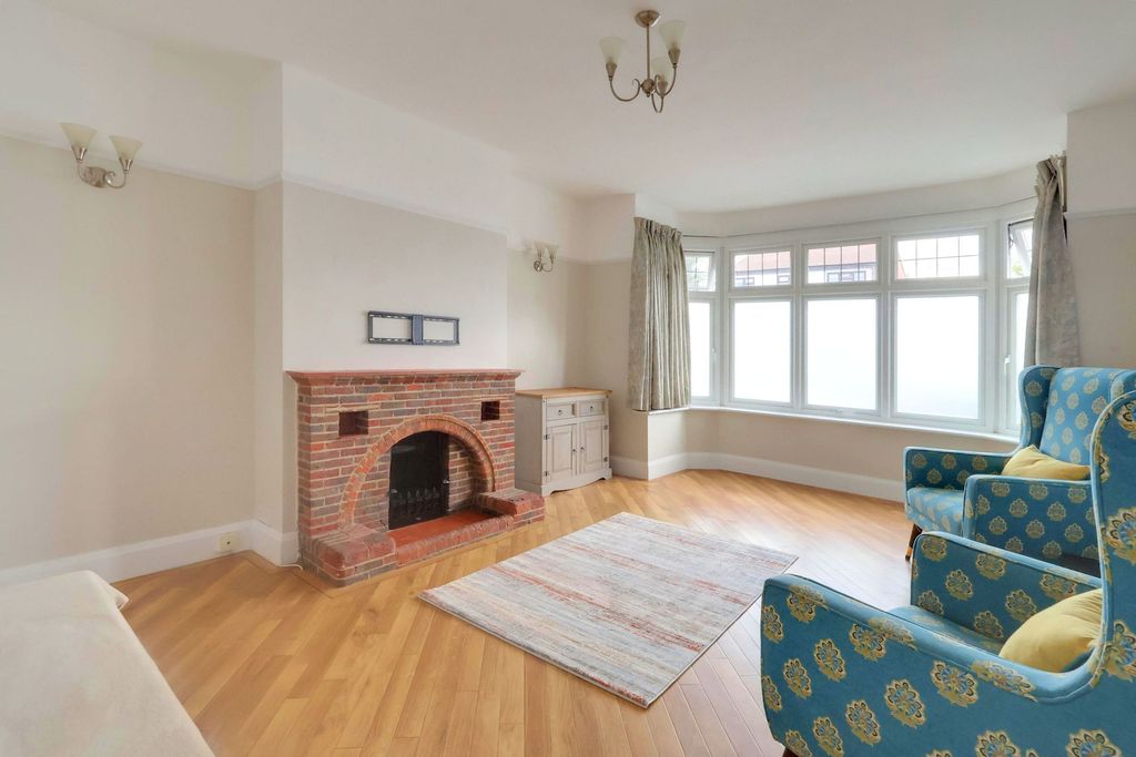 Property photo 2 of 19