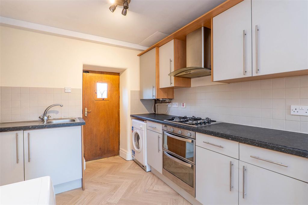 Property photo 3 of 22 Kitchen/Diner