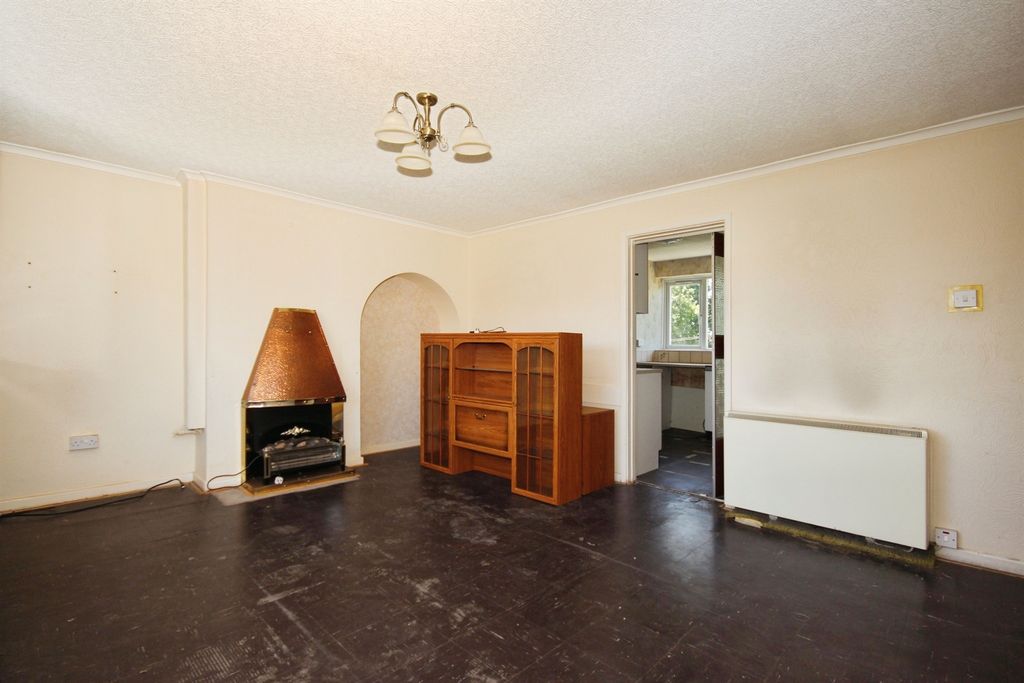 Property photo 3 of 8