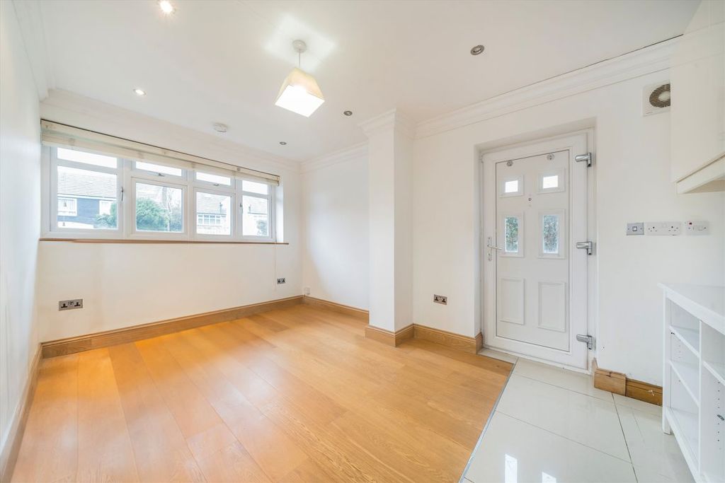 Property photo 2 of 4