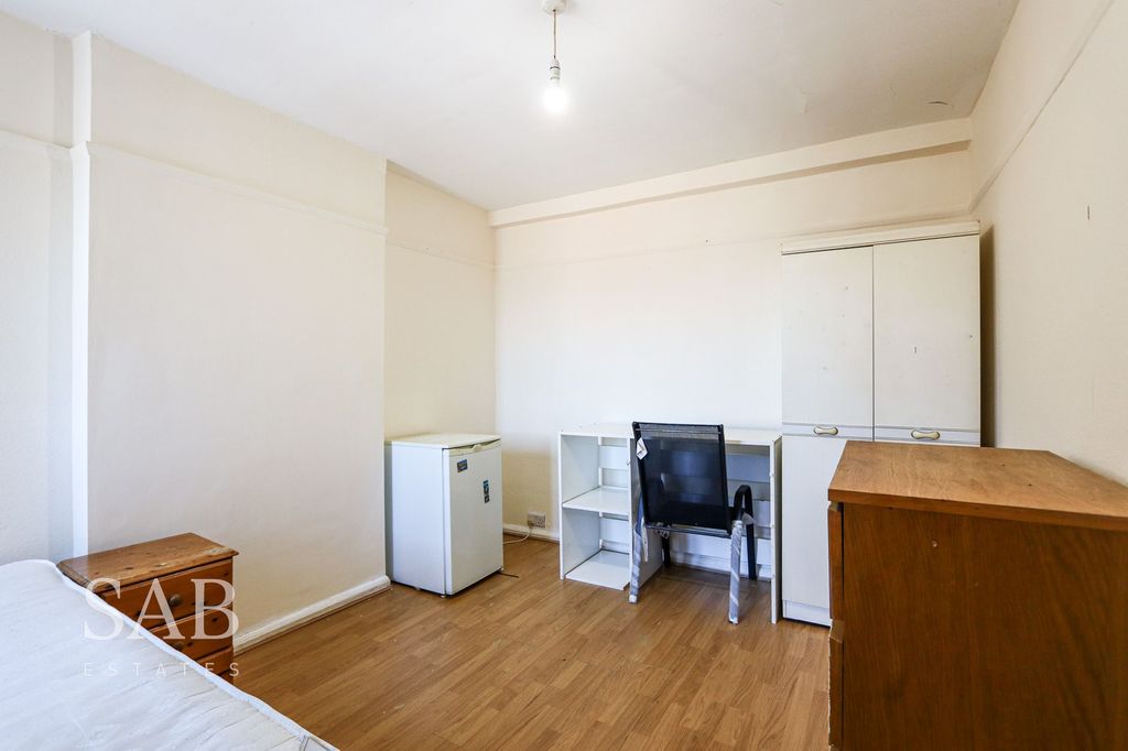 Property photo 1 of 2