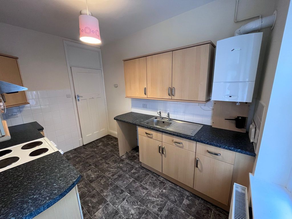 Property photo 2 of 7 Kitchen