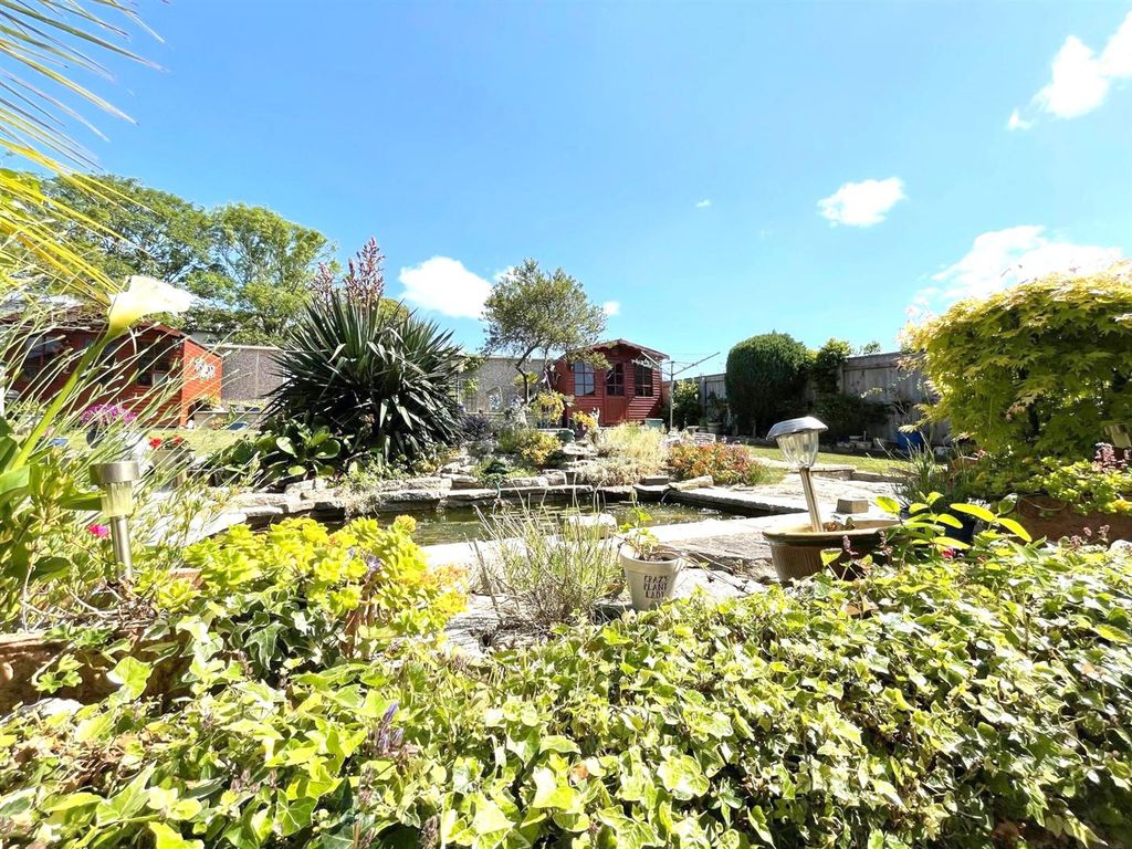 Property photo 2 of 22 4224 Pond.Jpg