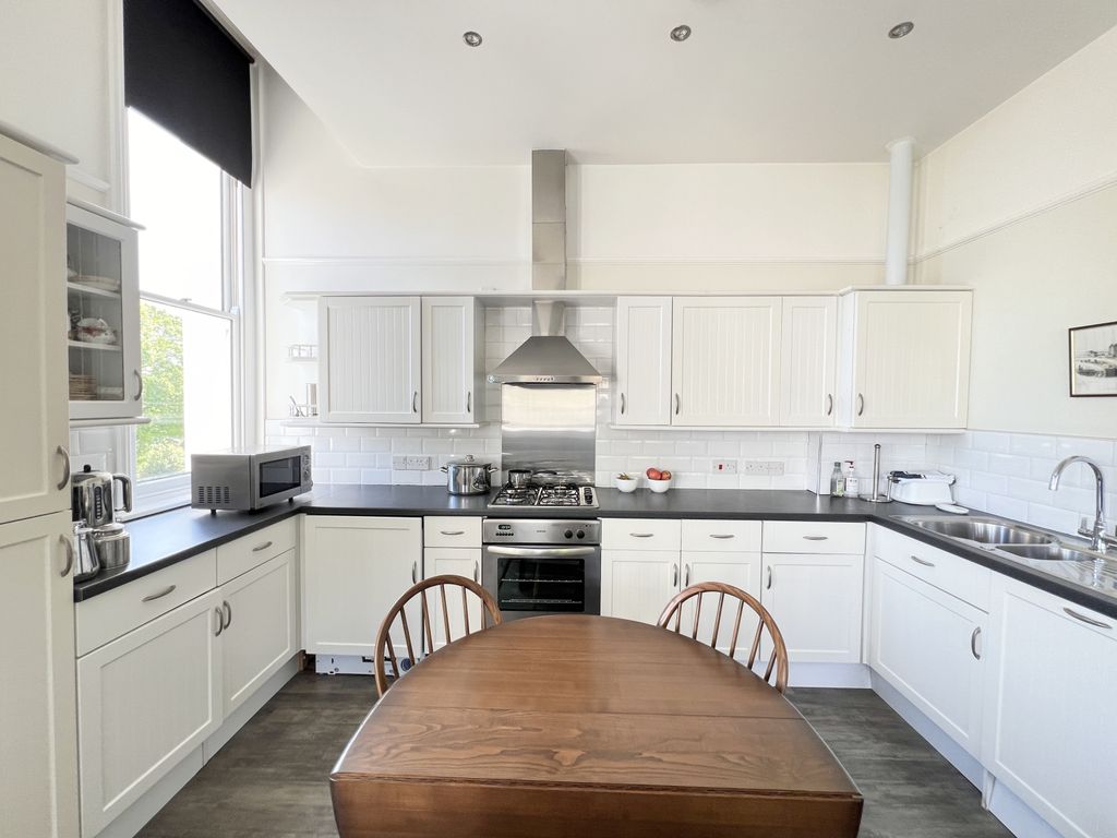 Property photo 3 of 10 Gallery