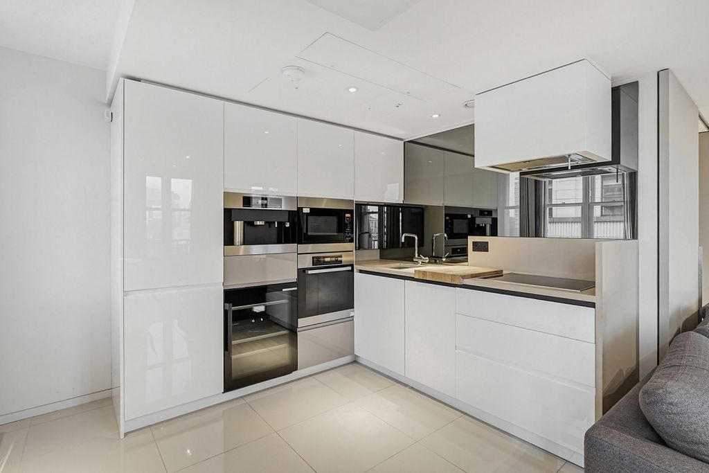 Property photo 3 of 9 7.1, 14 Sherwood ...