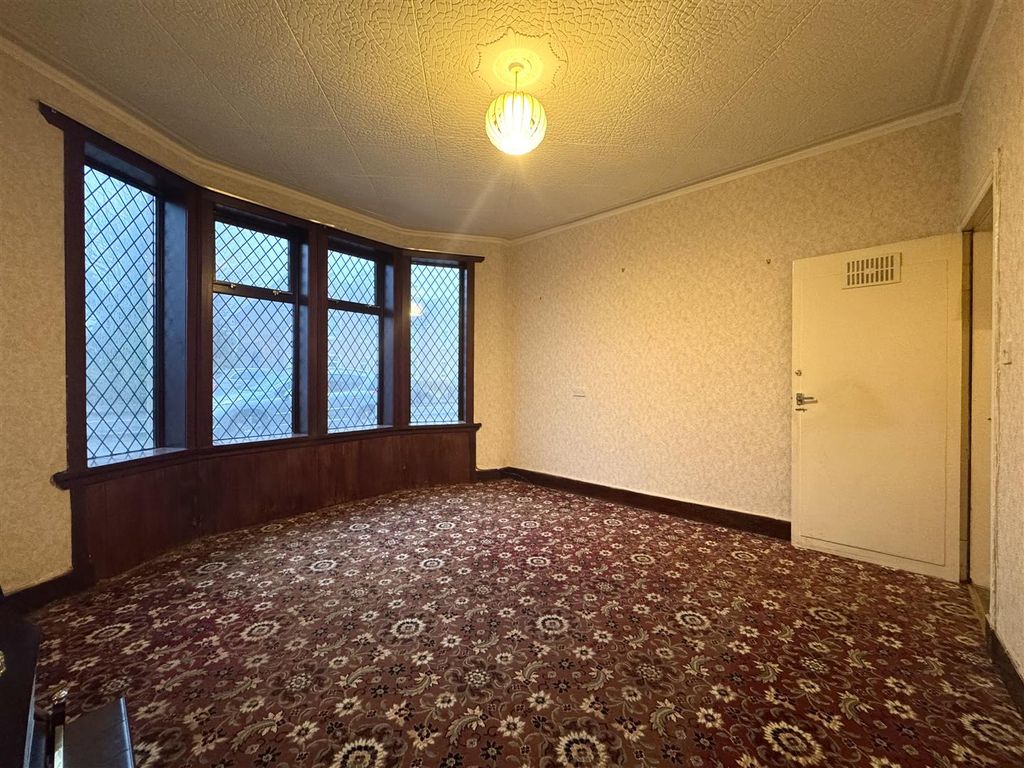 Property photo 3 of 9 Lounge