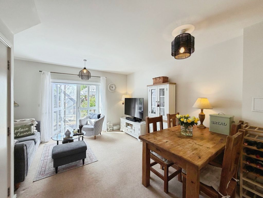 Property photo 2 of 16 5358182