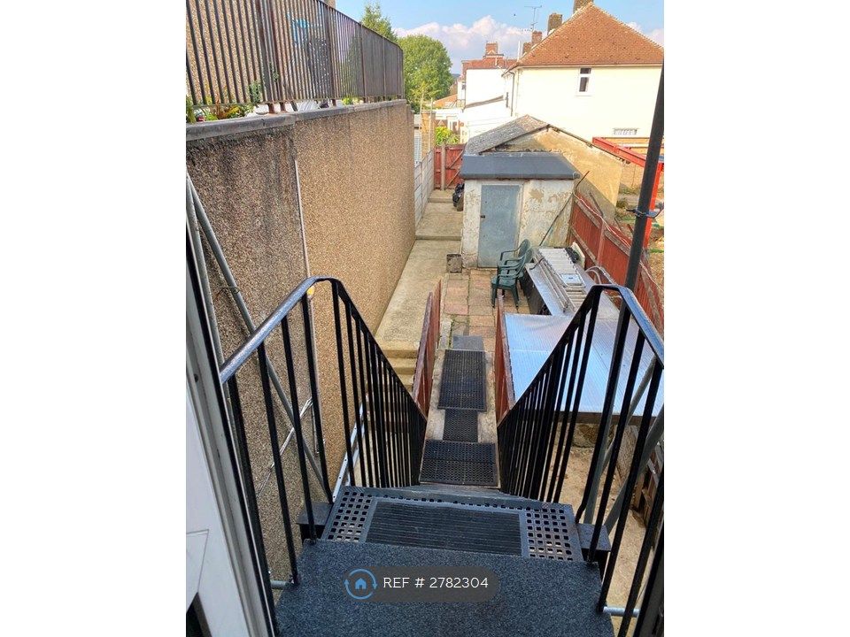 Property photo 2 of 14 Entrance