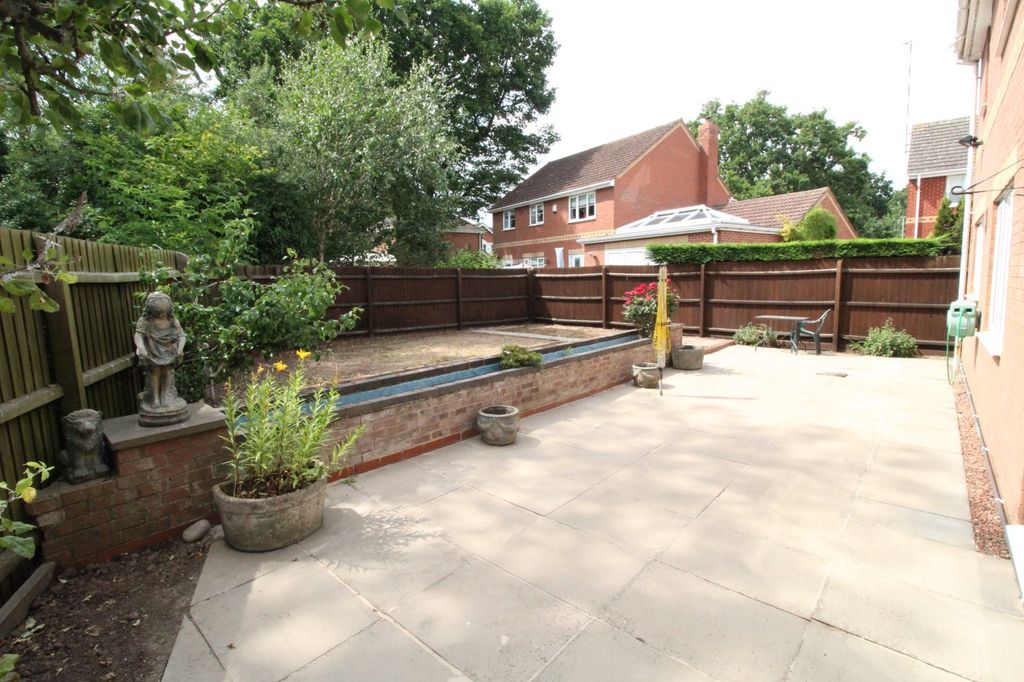 Property photo 2 of 22 Rear Garden