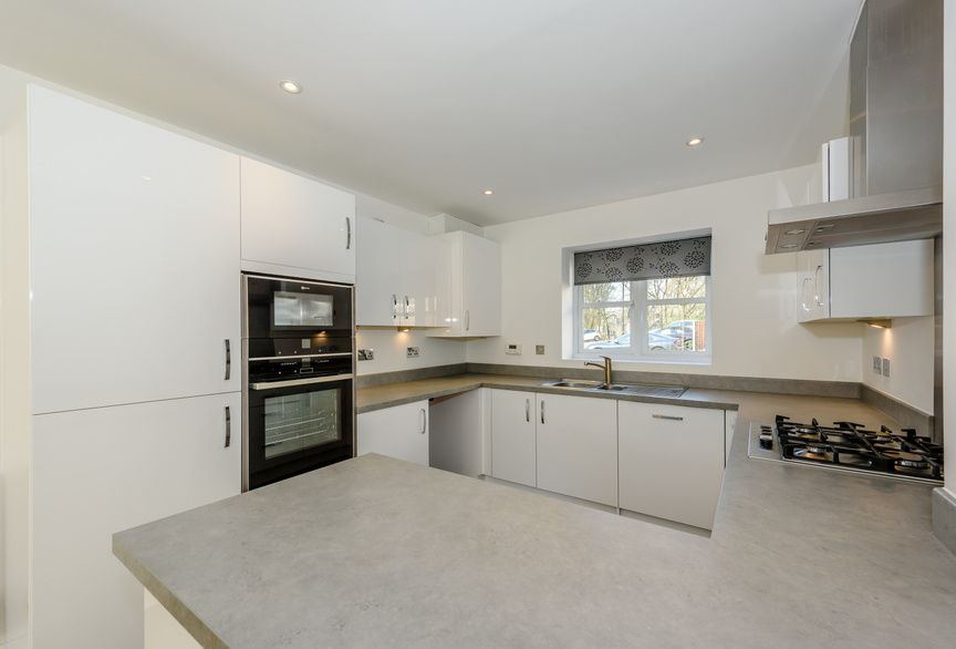 Property photo 1 of 14 Photo 9