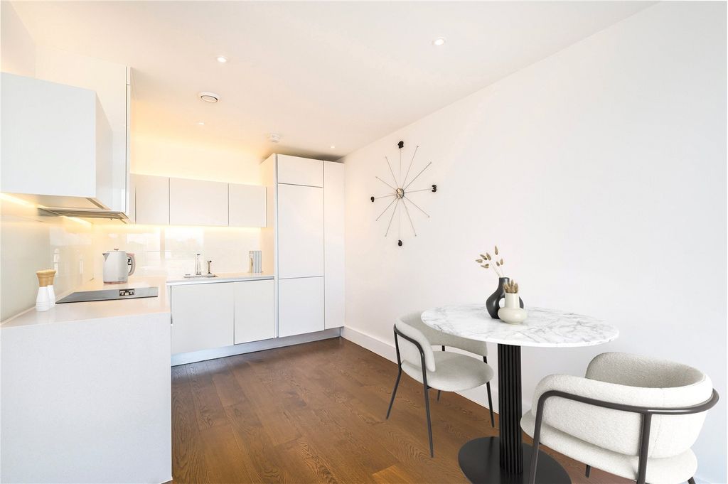 Property photo 3 of 7 Picture No. 18