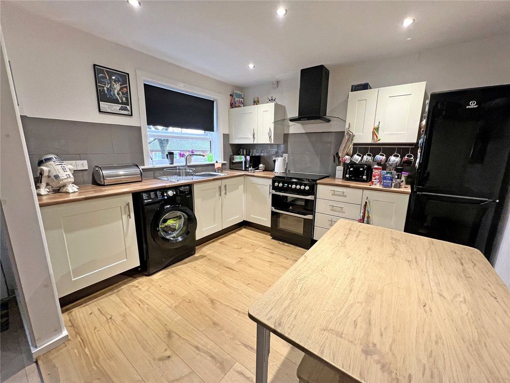 Property photo 2 of 11 Picture No. 15