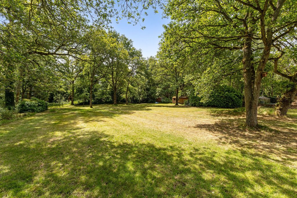 Property photo 3 of 28