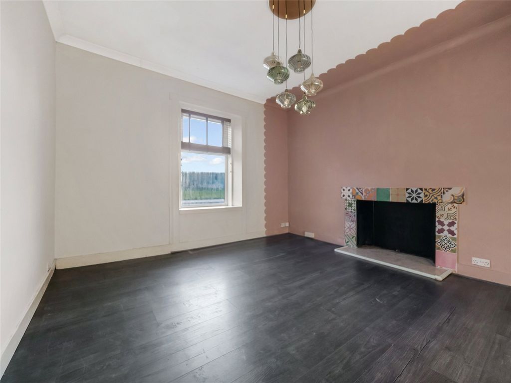 Property photo 2 of 22 Picture No. 04