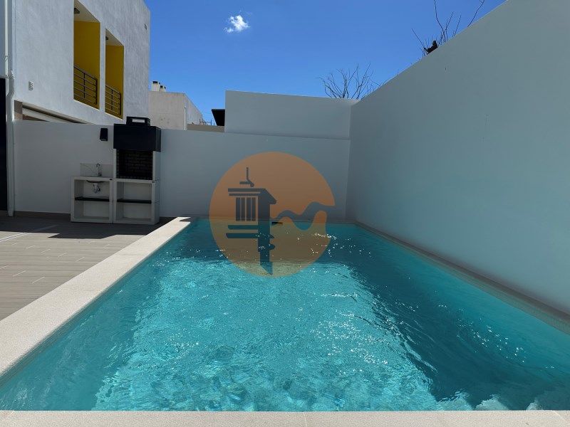 Property photo 1 of 64