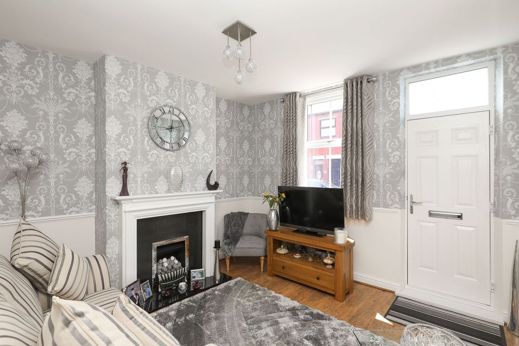 Property photo 2 of 18