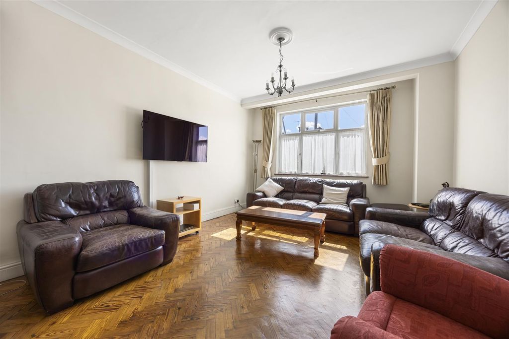 Property photo 3 of 17