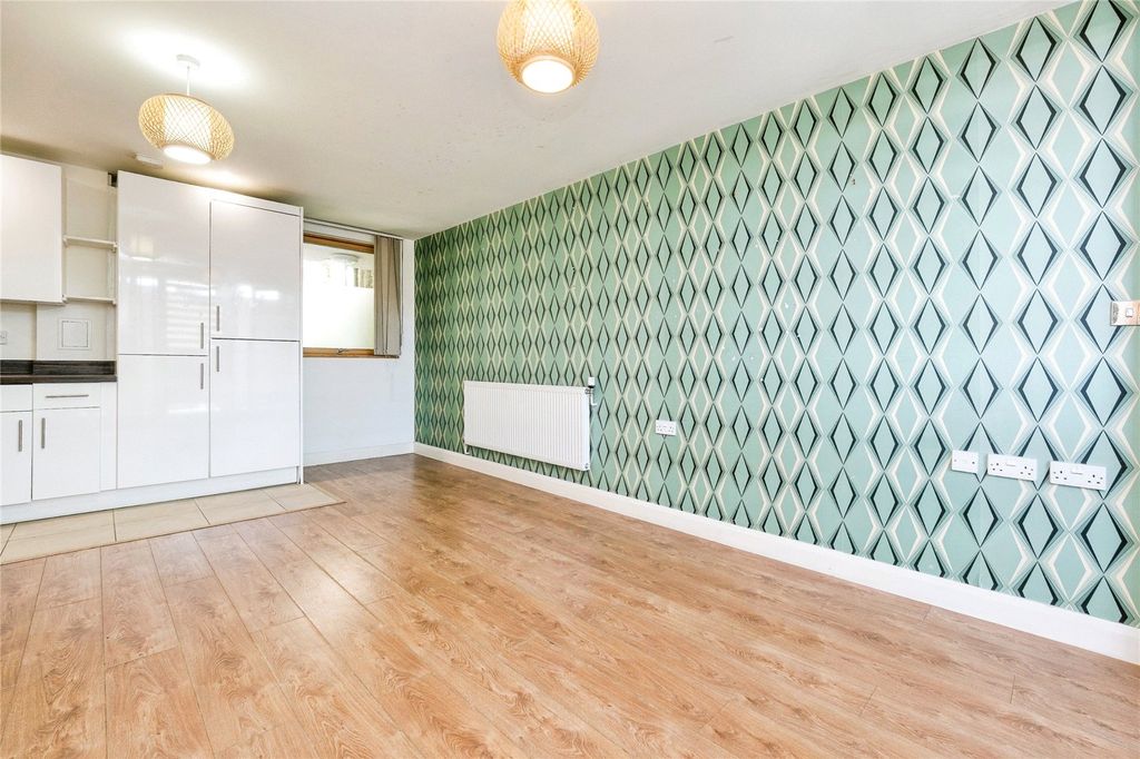 Property photo 3 of 17 Picture No. 04