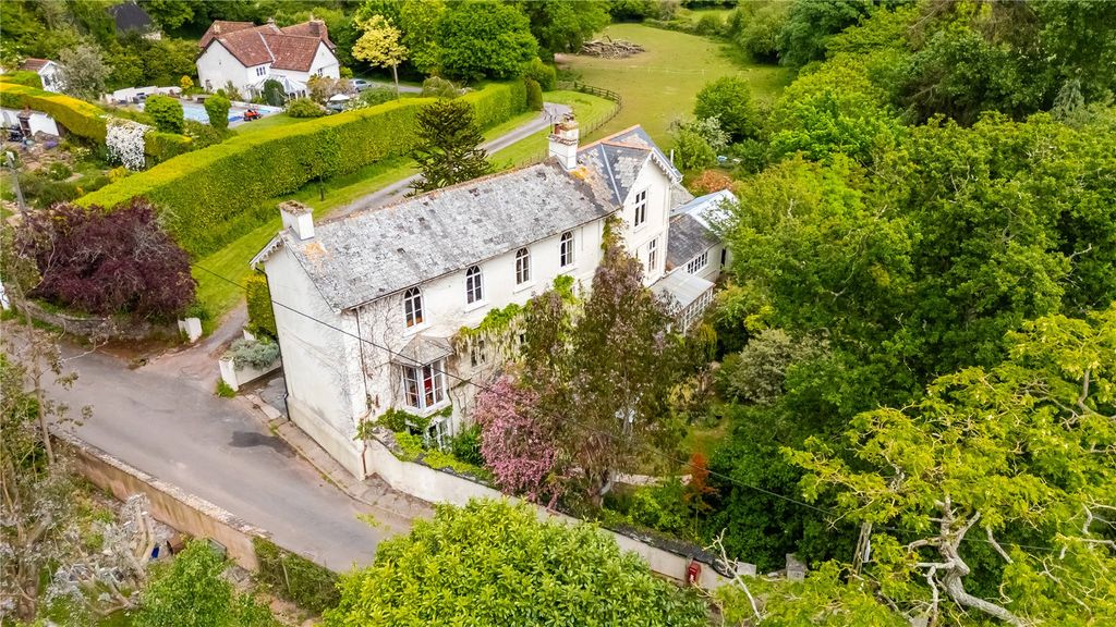 Property photo 2 of 19 Coombe Brook