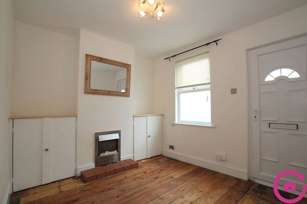Property photo 3 of 6 Photo 2