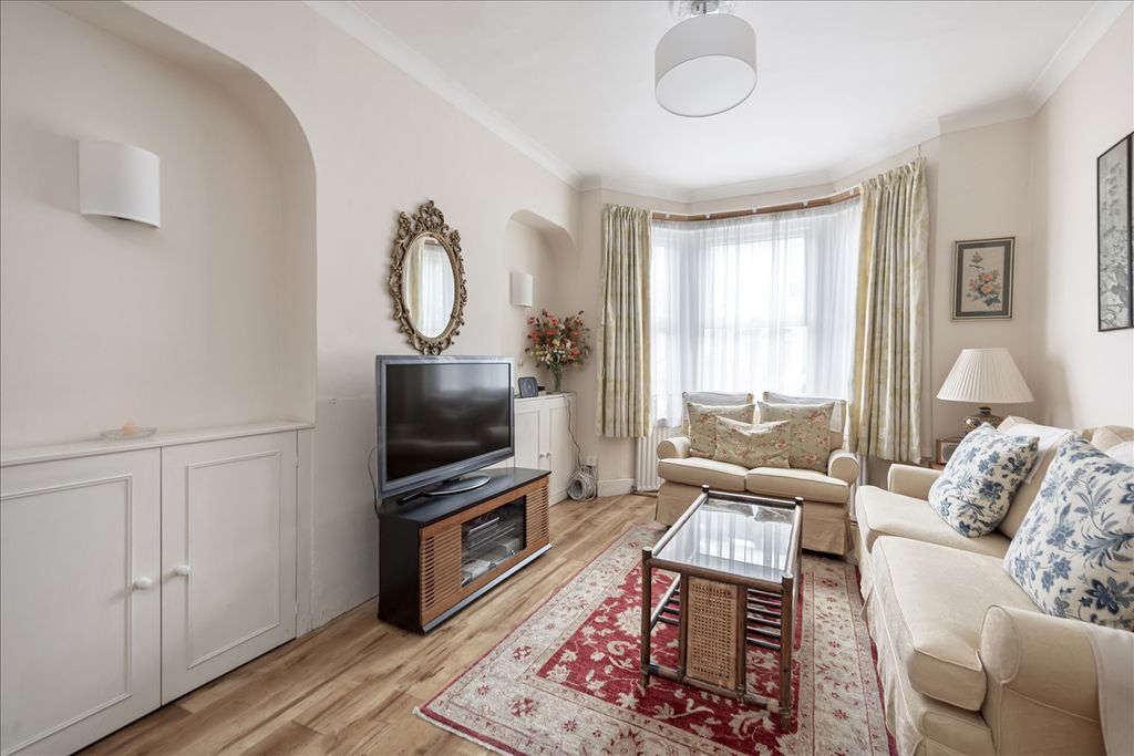 Property photo 2 of 11