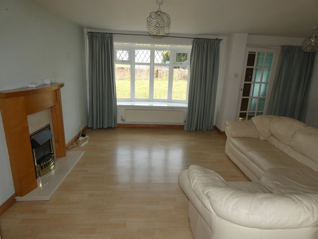 Property photo 2 of 12 Main Lounge