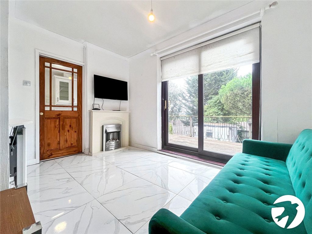 Property photo 2 of 16 Picture No. 05