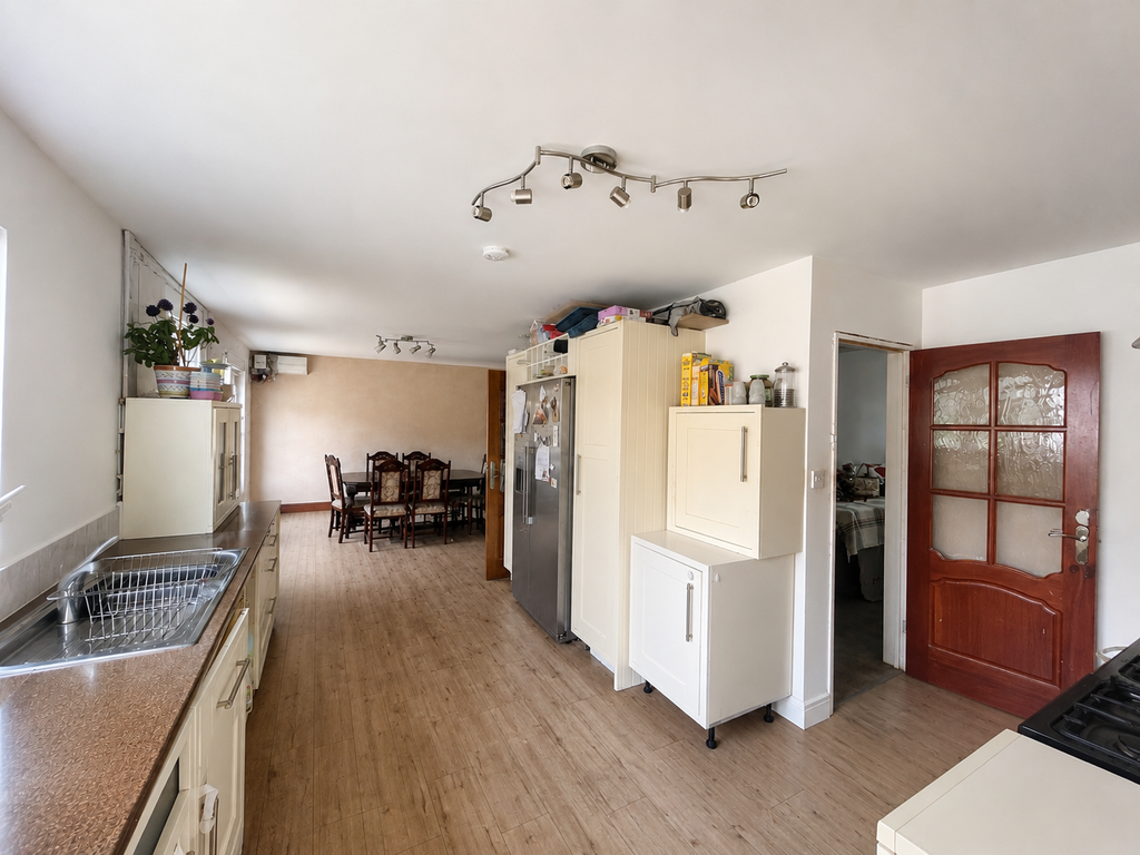 Property photo 2 of 8 Kitchen