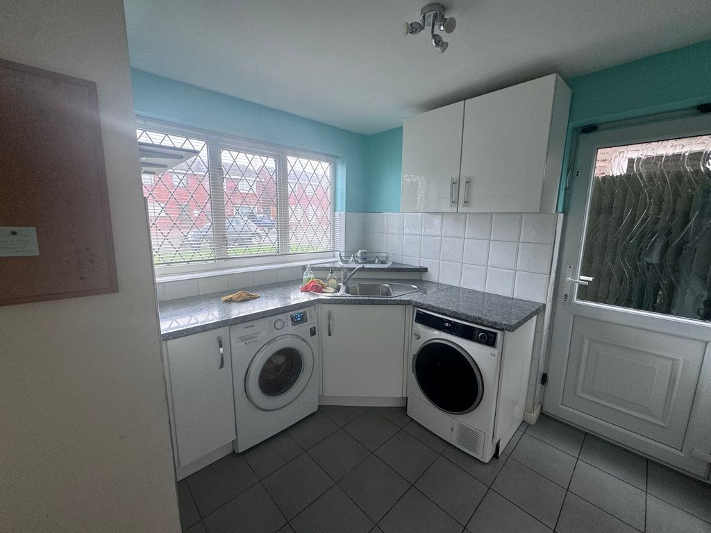 Property photo 2 of 13 Kitchen