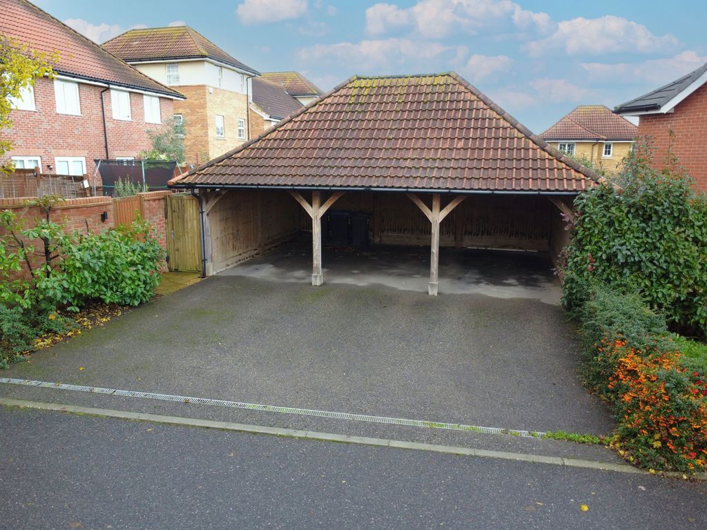 Property photo 2 of 28