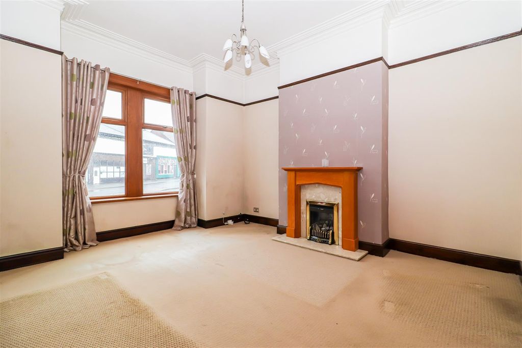 Property photo 3 of 9 Living Room