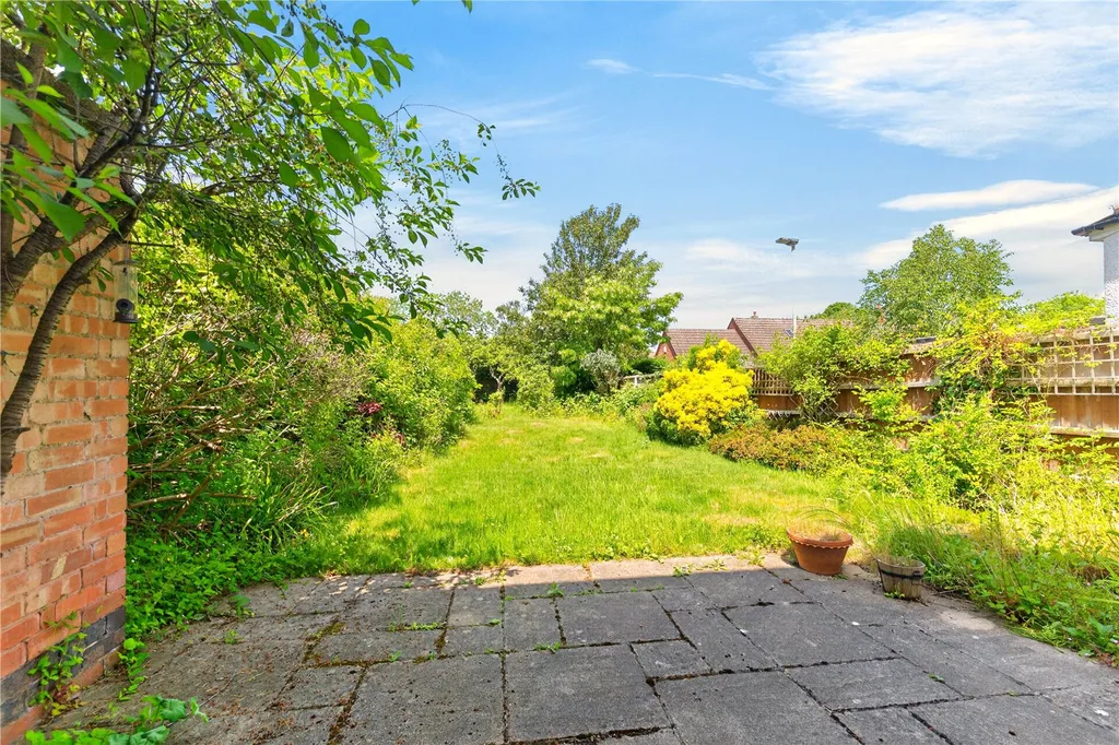 House in Leicester, Knighton - More