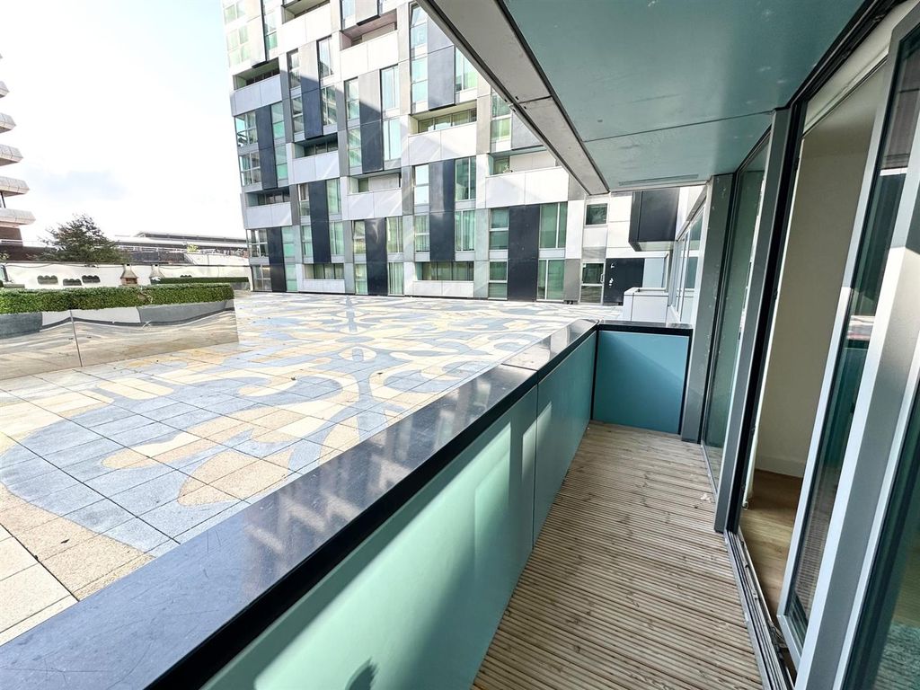 Property photo 1 of 13 Balcony