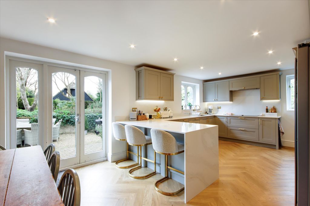 Property photo 2 of 25 Image